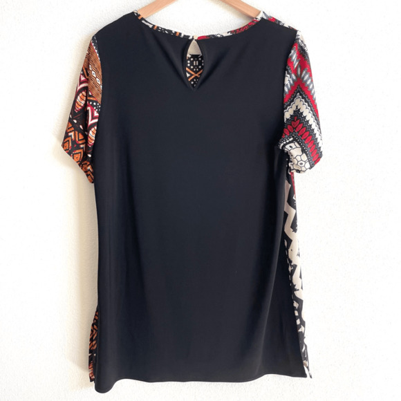 Chaus Geometric Abstract Short Sleeve Blouse Women’s size Medium - Picture 2 of 9